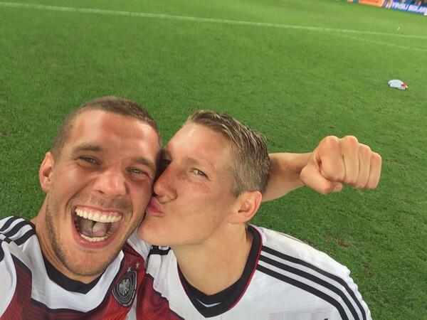 Lukas Podolski és Bastian Schweinsteiger/Twitter